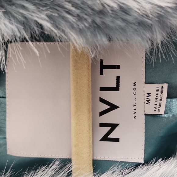 Women's Faux Fur Blue Ice Jacket - Picture 5 of 8